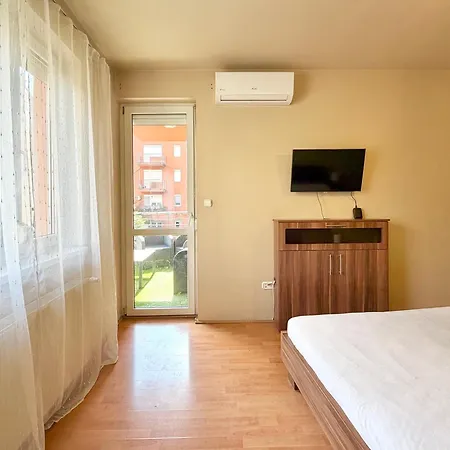 Aurora - 2 Bedroom With Terrace In Budapeste