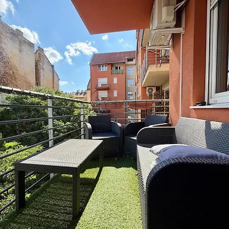 Aurora - 2 Bedroom With Terrace In Apartamento *