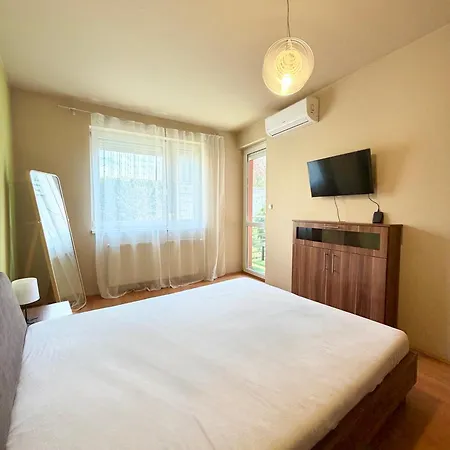 Aurora - 2 Bedroom With Terrace In * بودابست