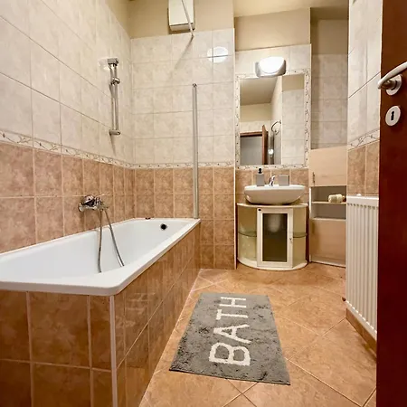 Aurora - 2 Bedroom With Terrace In Apartamento *