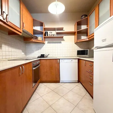 Aurora - 2 Bedroom With Terrace In * بودابست