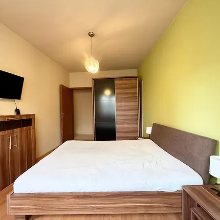شقة Aurora - 2 Bedroom With Terrace In